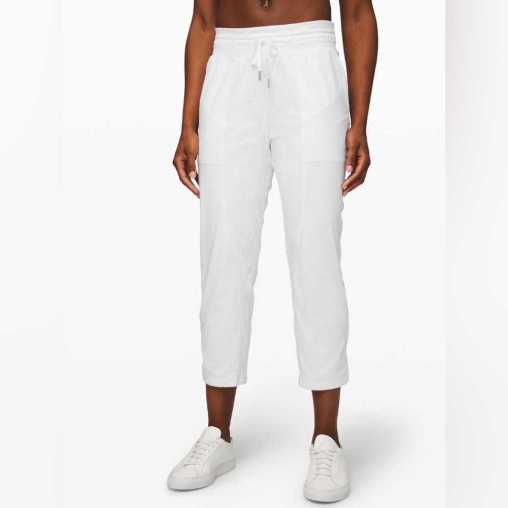 Lululemon Dance Studio Crop